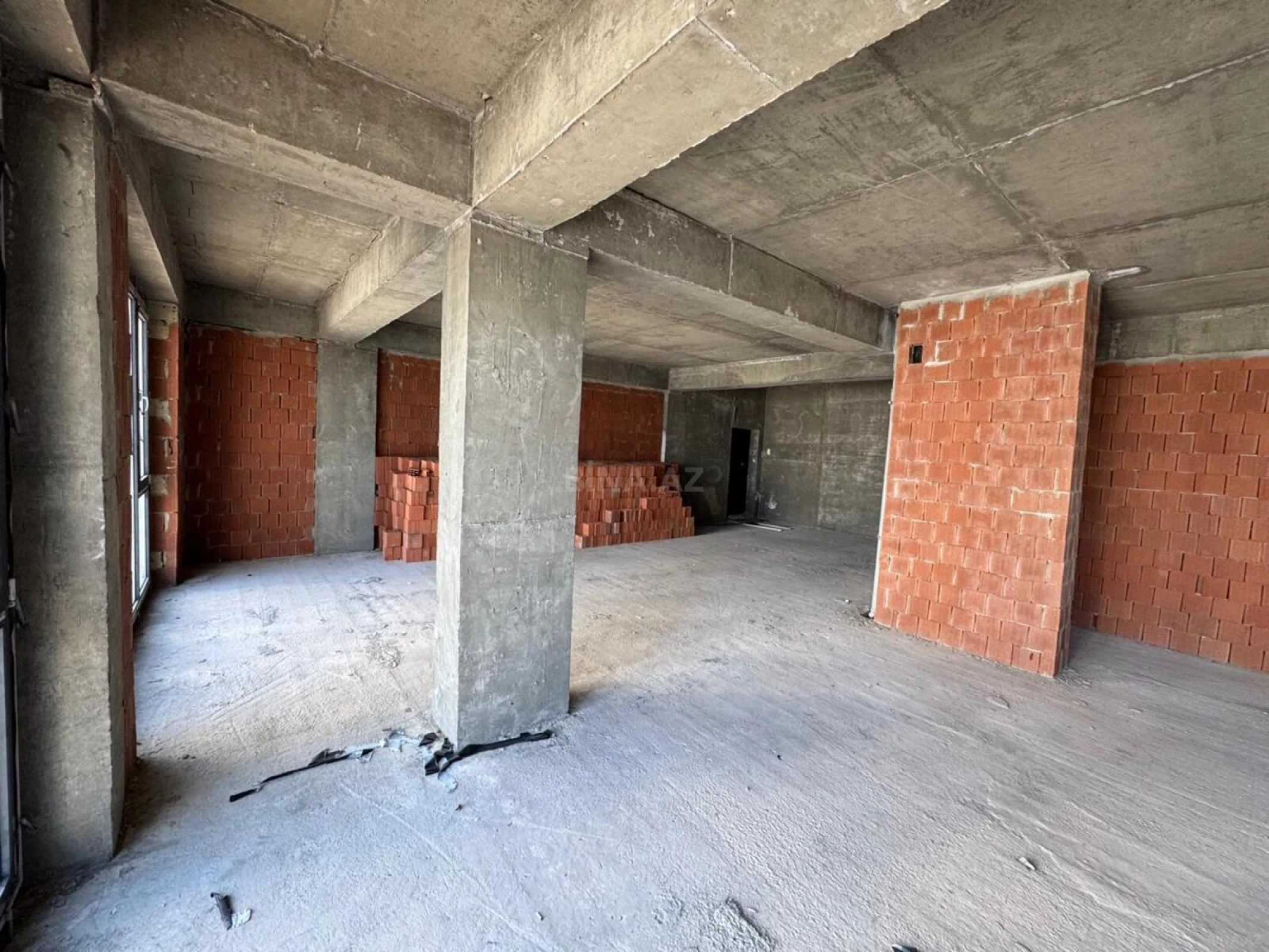 Satılır 2 otaqlı mənzil 108.2 m²