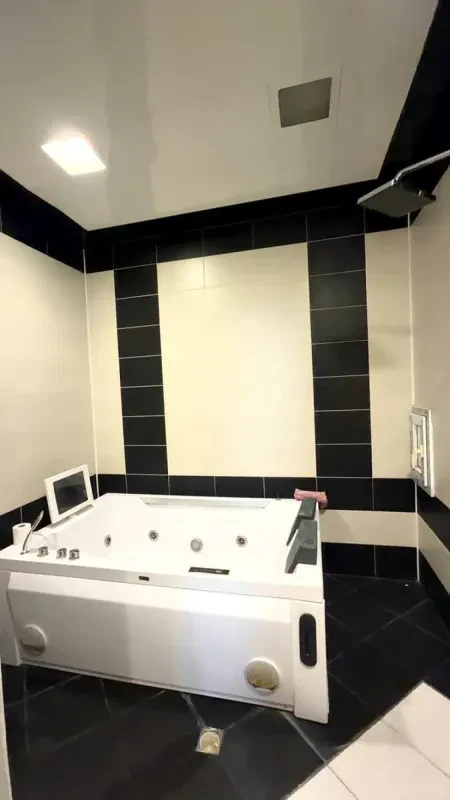 Satılır 3 otaqlı mənzil 152 m²