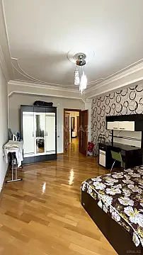 Satılır 3 otaqlı mənzil 152 m²