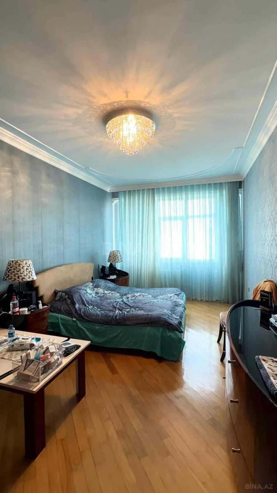 Satılır 3 otaqlı mənzil 152 m²