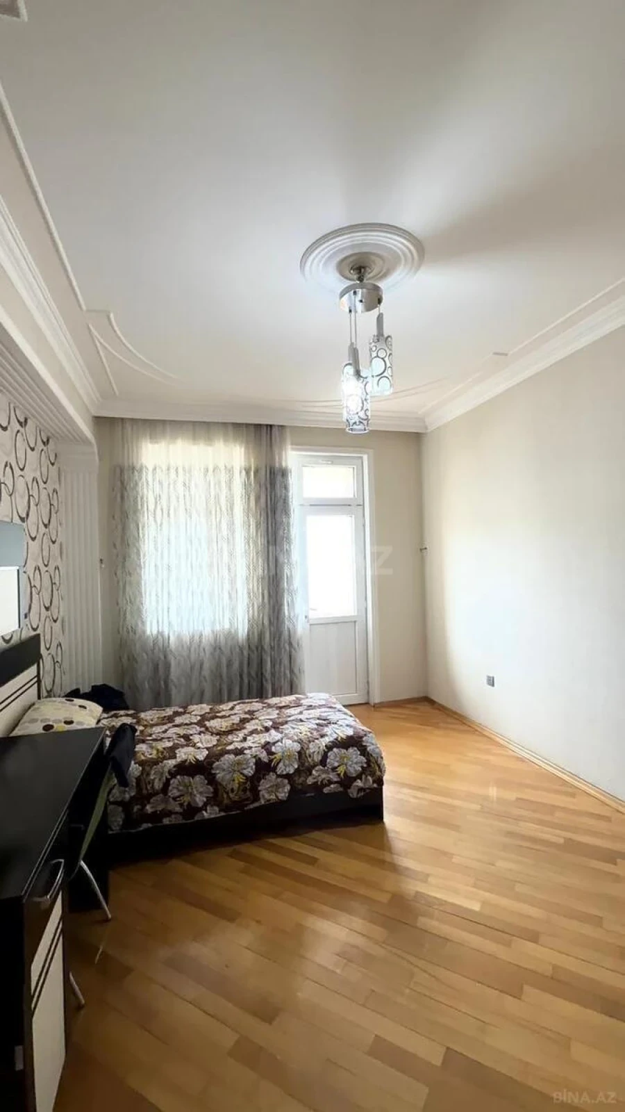Satılır 3 otaqlı mənzil 152 m²