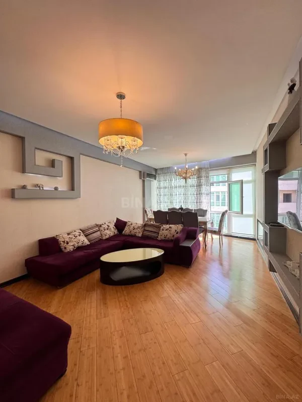 Kirayə verilir 3 otaqlı mənzil 116 m²