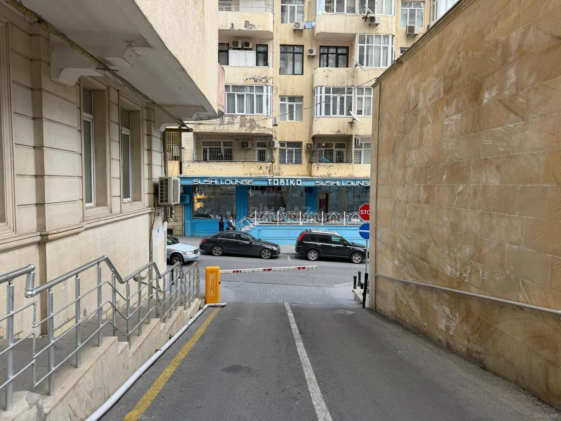 Satılır 5 otaqlı mənzil 210 m²