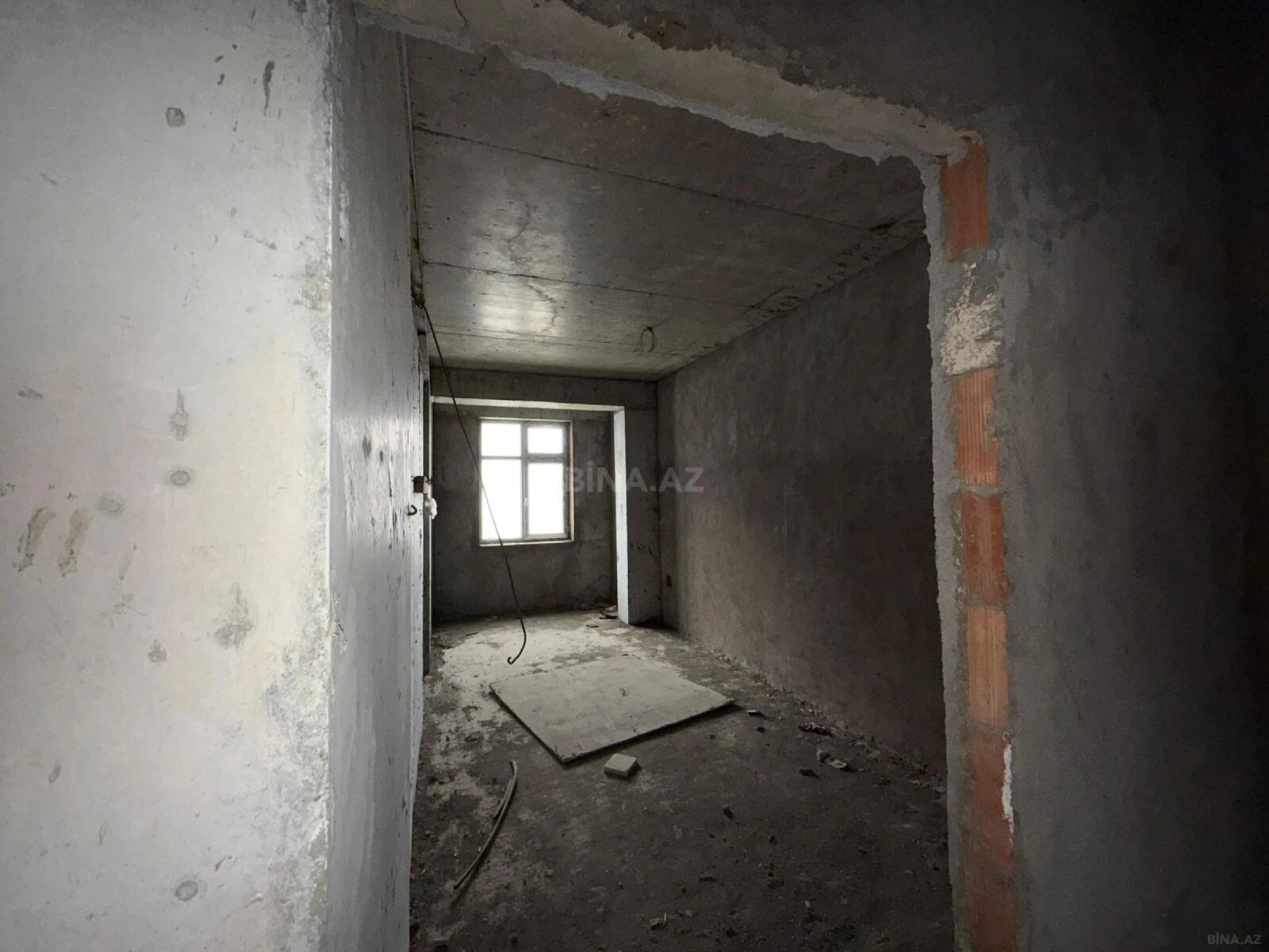 Satılır 5 otaqlı mənzil 210 m²