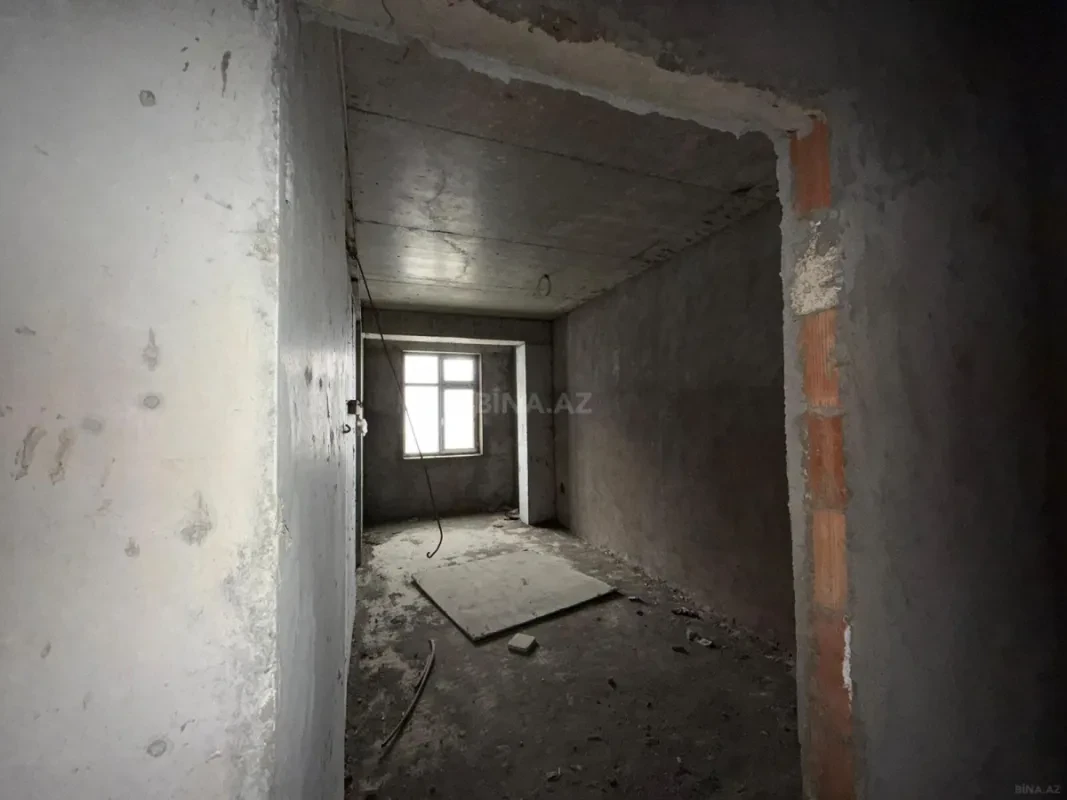 Satılır 5 otaqlı mənzil 210 m²