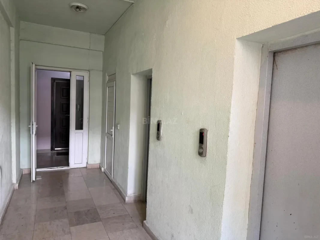 Satılır 5 otaqlı mənzil 210 m²