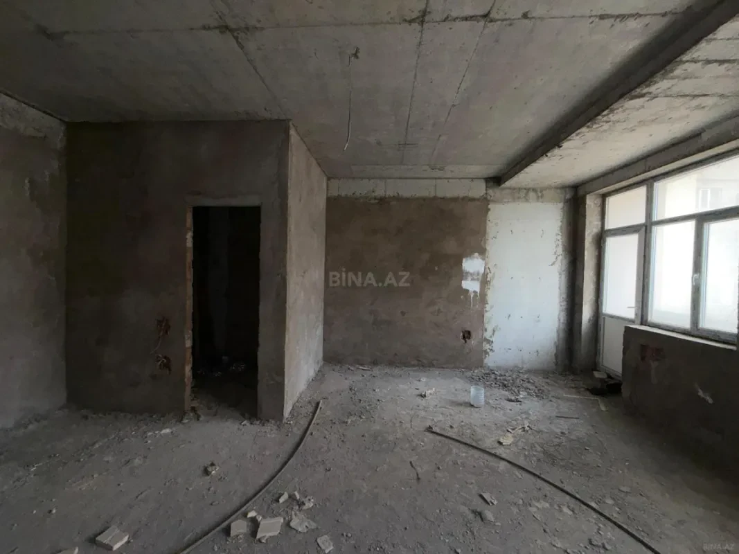 Satılır 5 otaqlı mənzil 210 m²