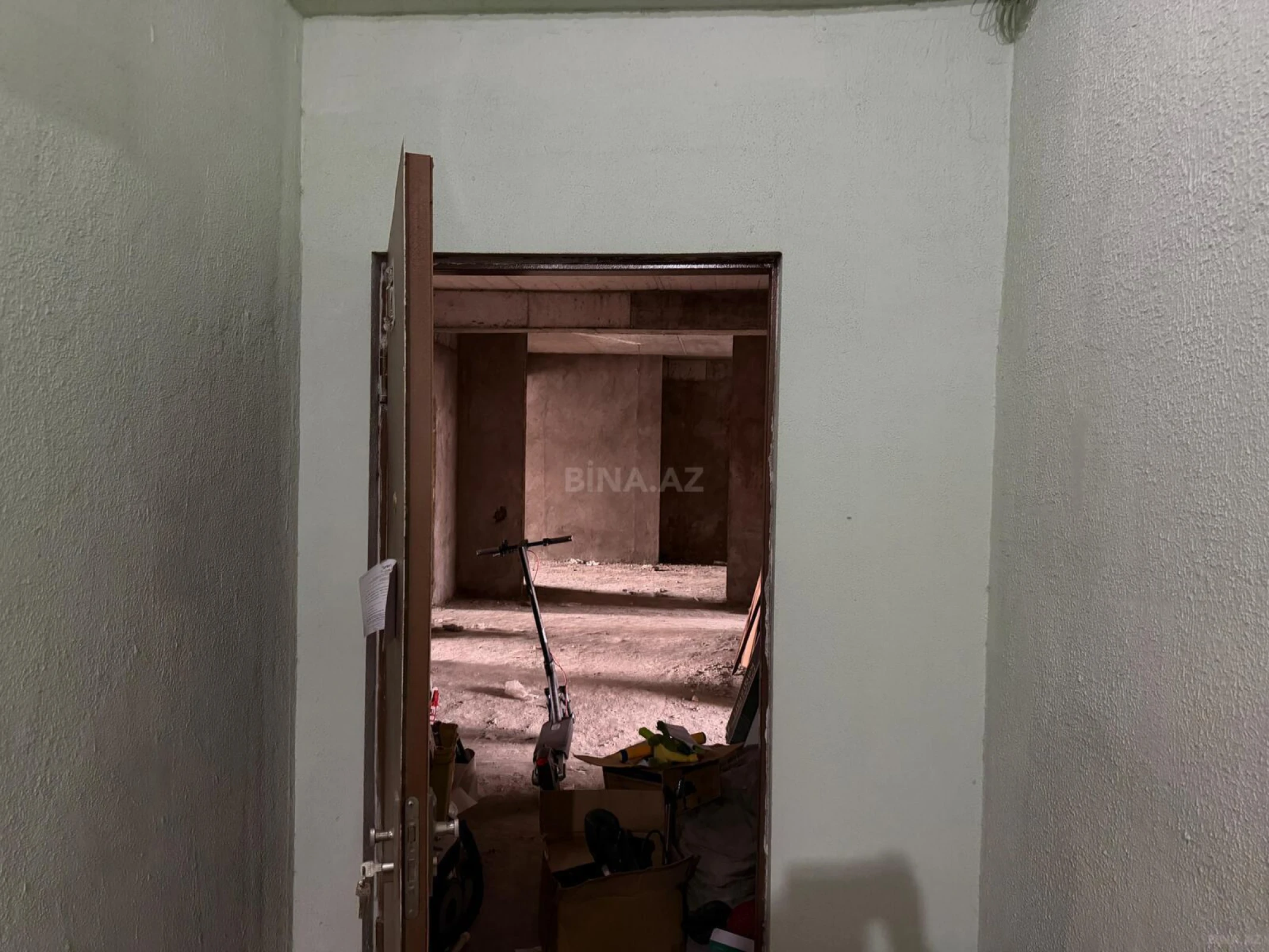 Satılır 5 otaqlı mənzil 210 m²