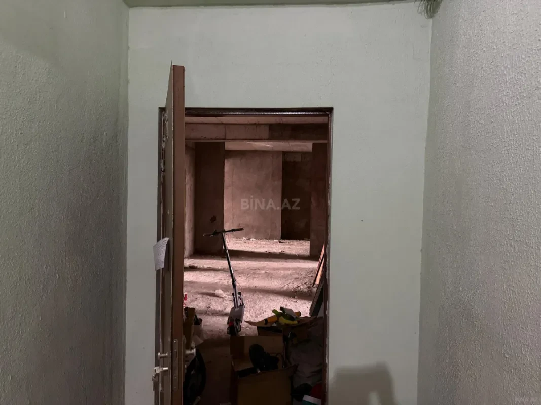 Satılır 5 otaqlı mənzil 210 m²