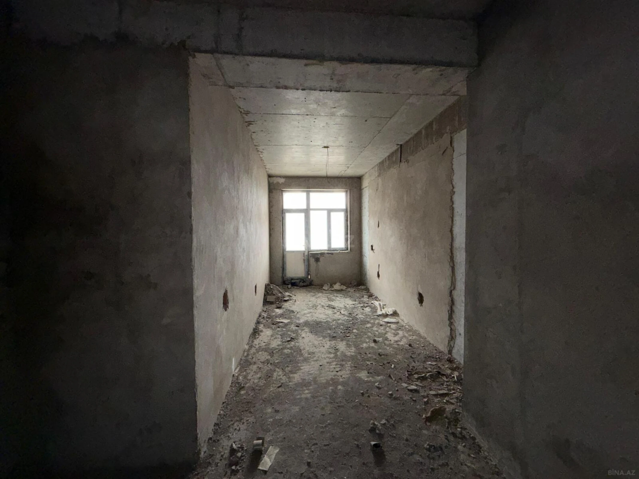 Satılır 5 otaqlı mənzil 210 m²