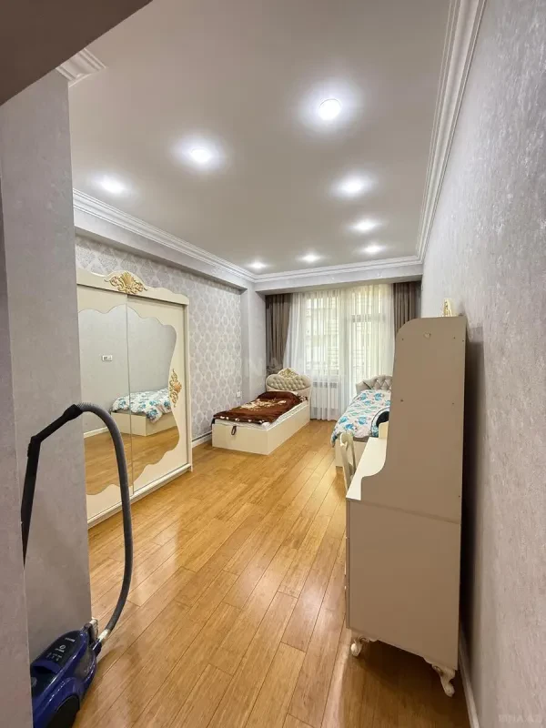 Kirayə verilir 3 otaqlı mənzil 99 m²