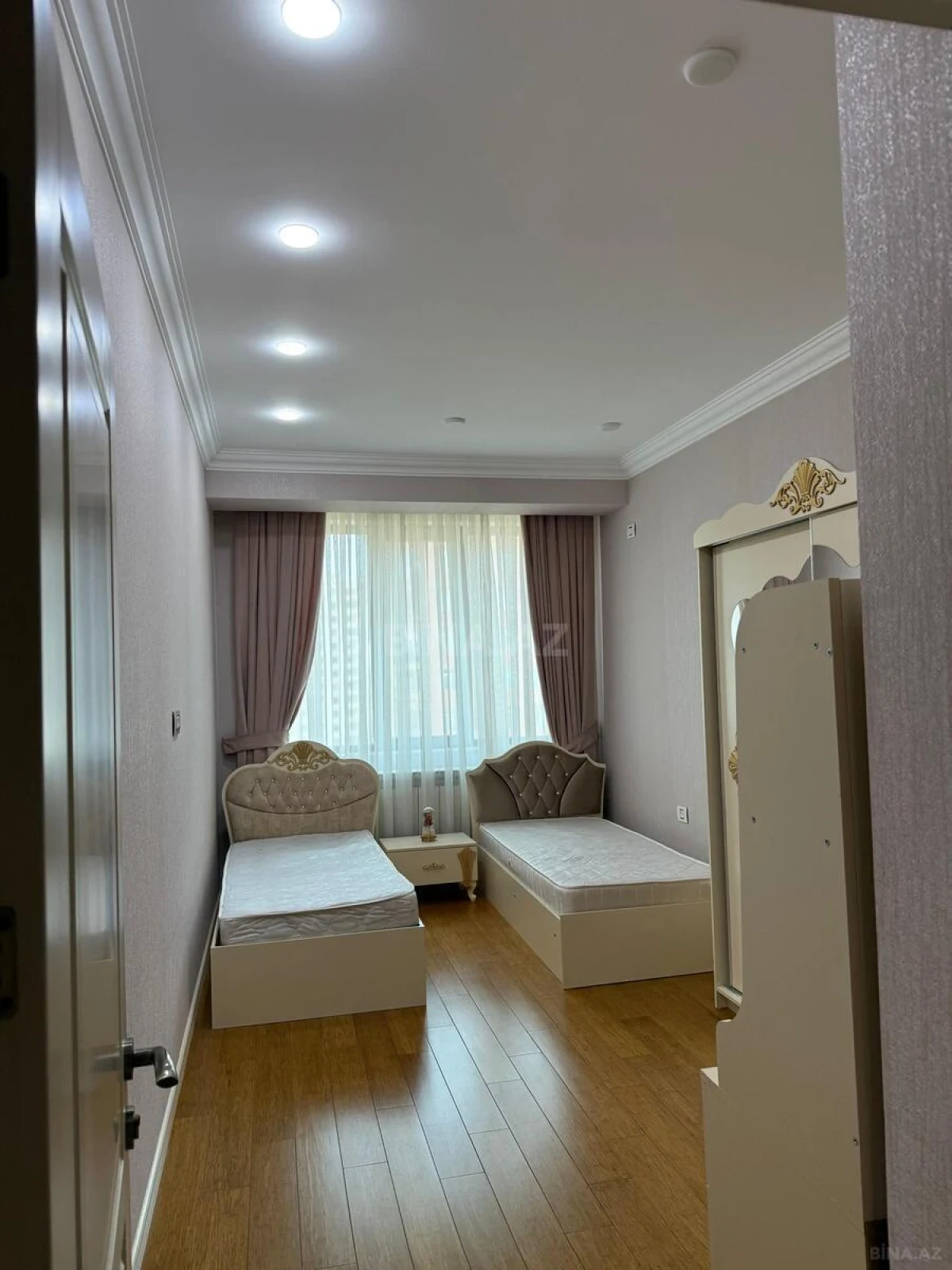 Kirayə verilir 3 otaqlı mənzil 99 m²