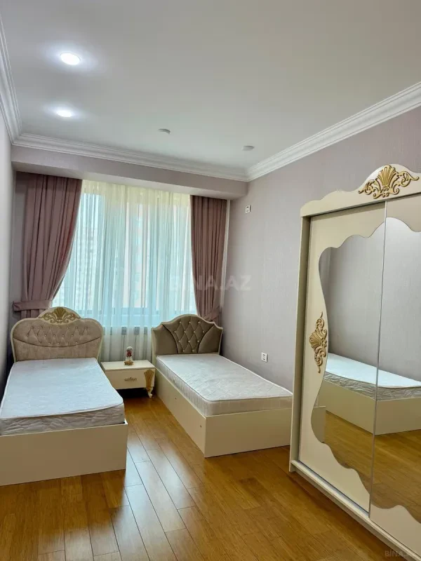 Kirayə verilir 3 otaqlı mənzil 99 m²