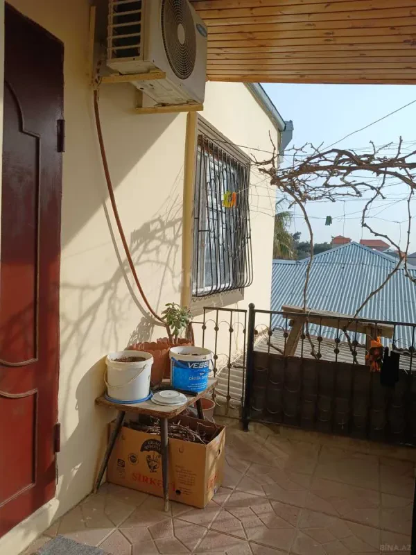 Satılır 5 otaqlı həyət evi 100 m²
