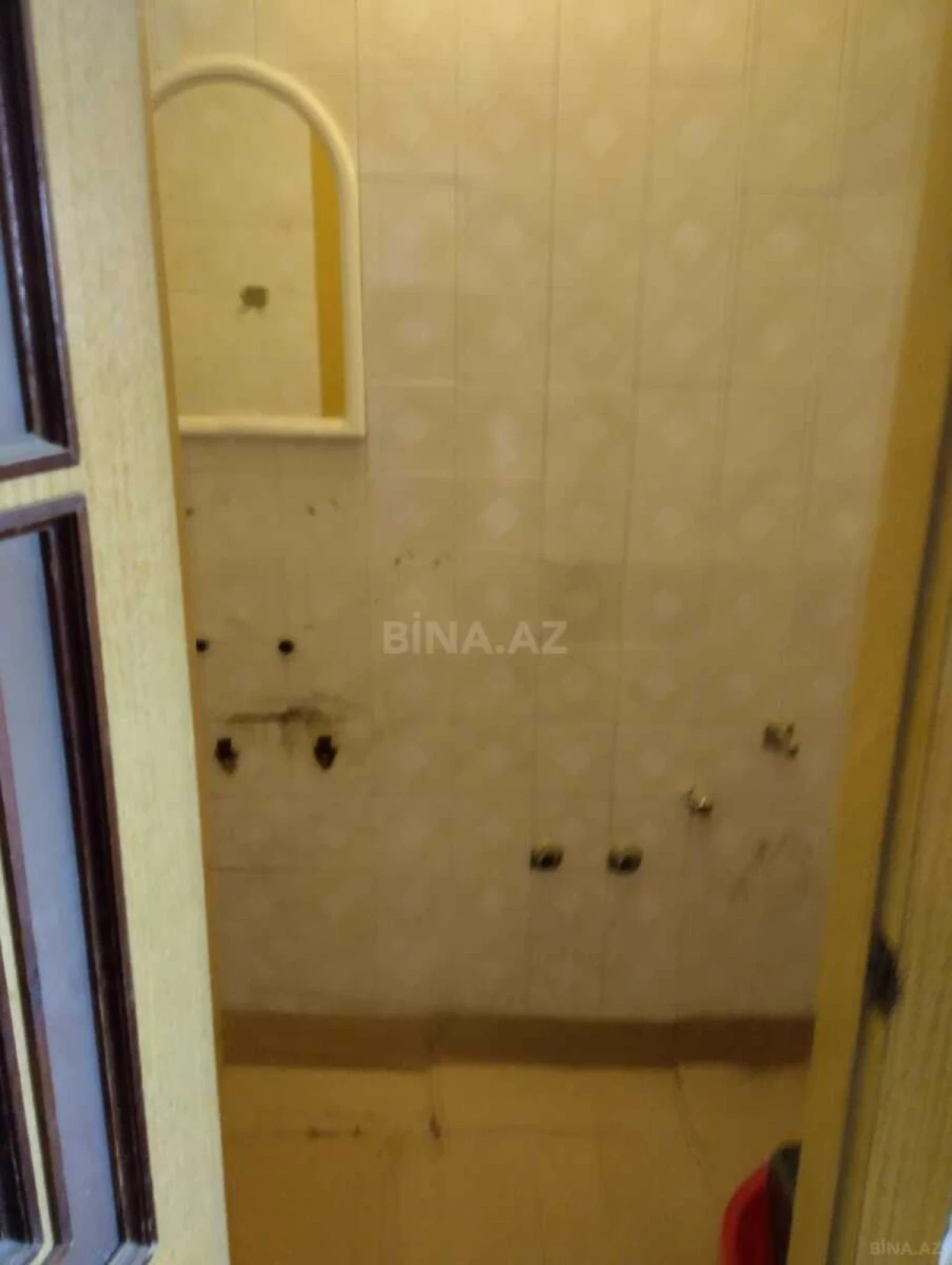 Satılır 4 otaqlı mənzil 81.6 m²