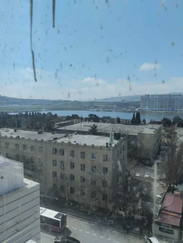 Satılır 4 otaqlı mənzil 81.6 m²