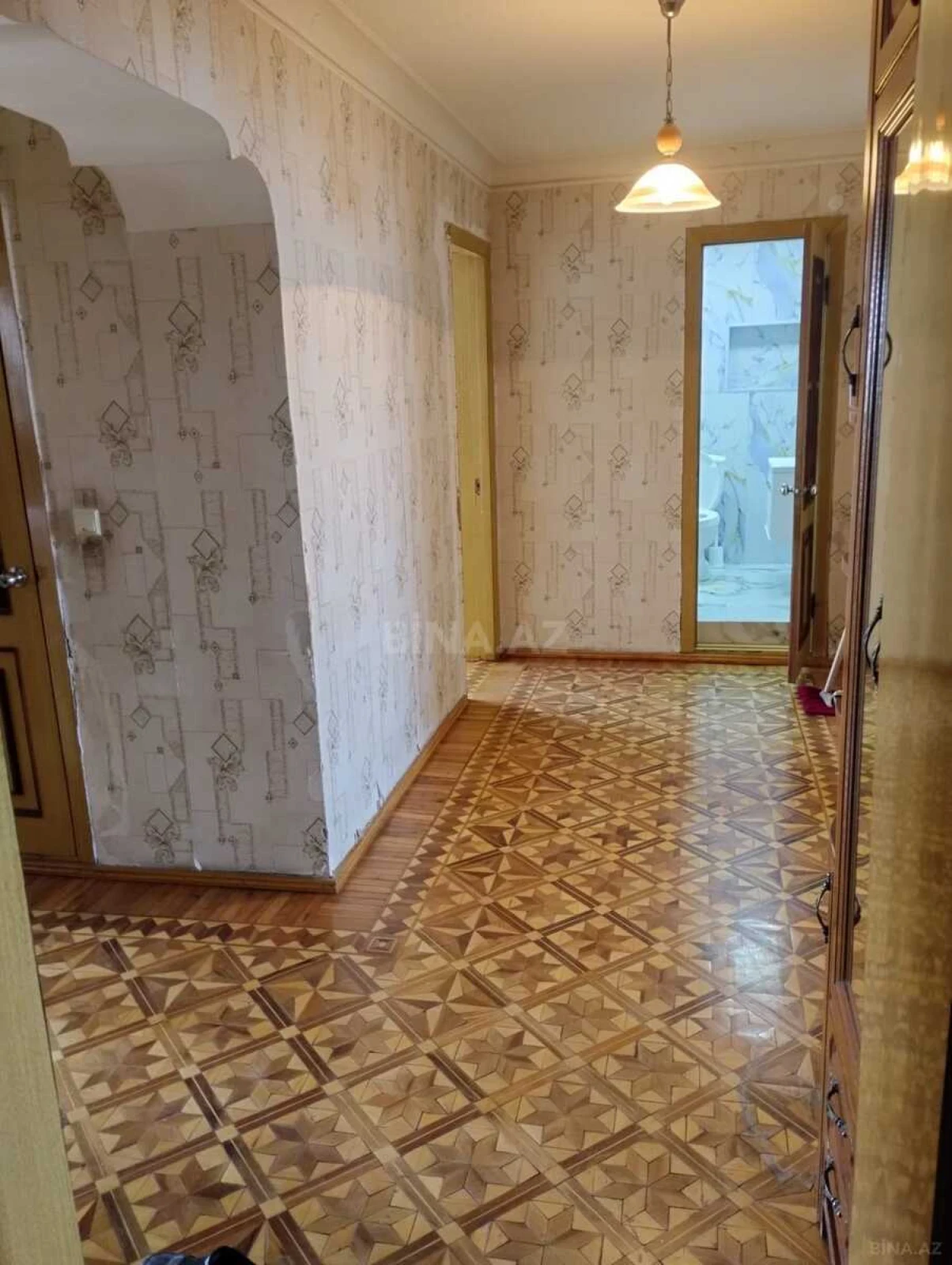 Satılır 4 otaqlı mənzil 81.6 m²