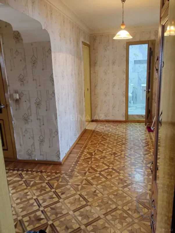 Satılır 4 otaqlı mənzil 81.6 m²