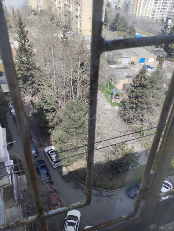 Satılır 4 otaqlı mənzil 81.6 m²