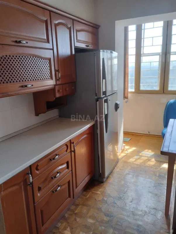 Satılır 4 otaqlı mənzil 81.6 m²