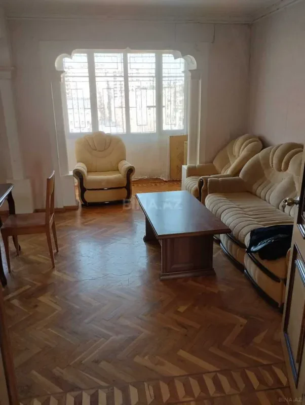 Satılır 4 otaqlı mənzil 81.6 m²
