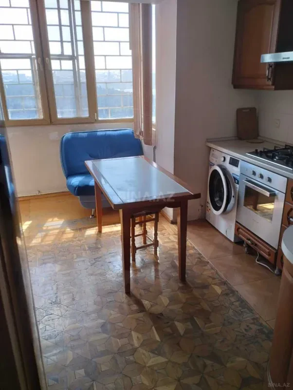 Satılır 4 otaqlı mənzil 81.6 m²