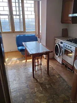 Satılır 4 otaqlı mənzil 81.6 m²