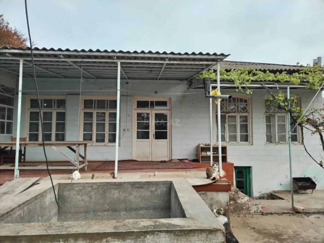 Satılır 4 otaqlı həyət evi 400 m²