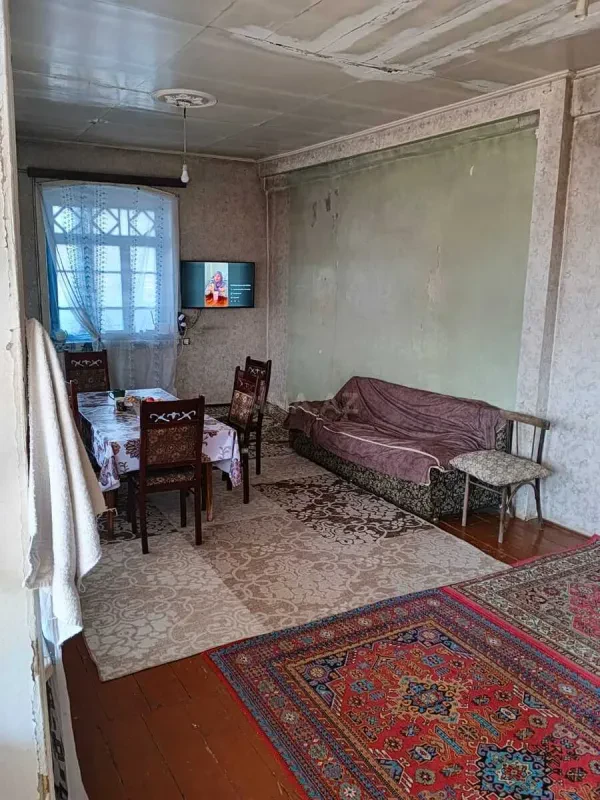 Satılır 4 otaqlı həyət evi 400 m²