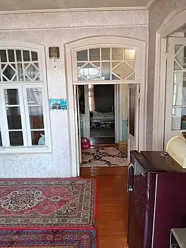 Satılır 4 otaqlı həyət evi 400 m²