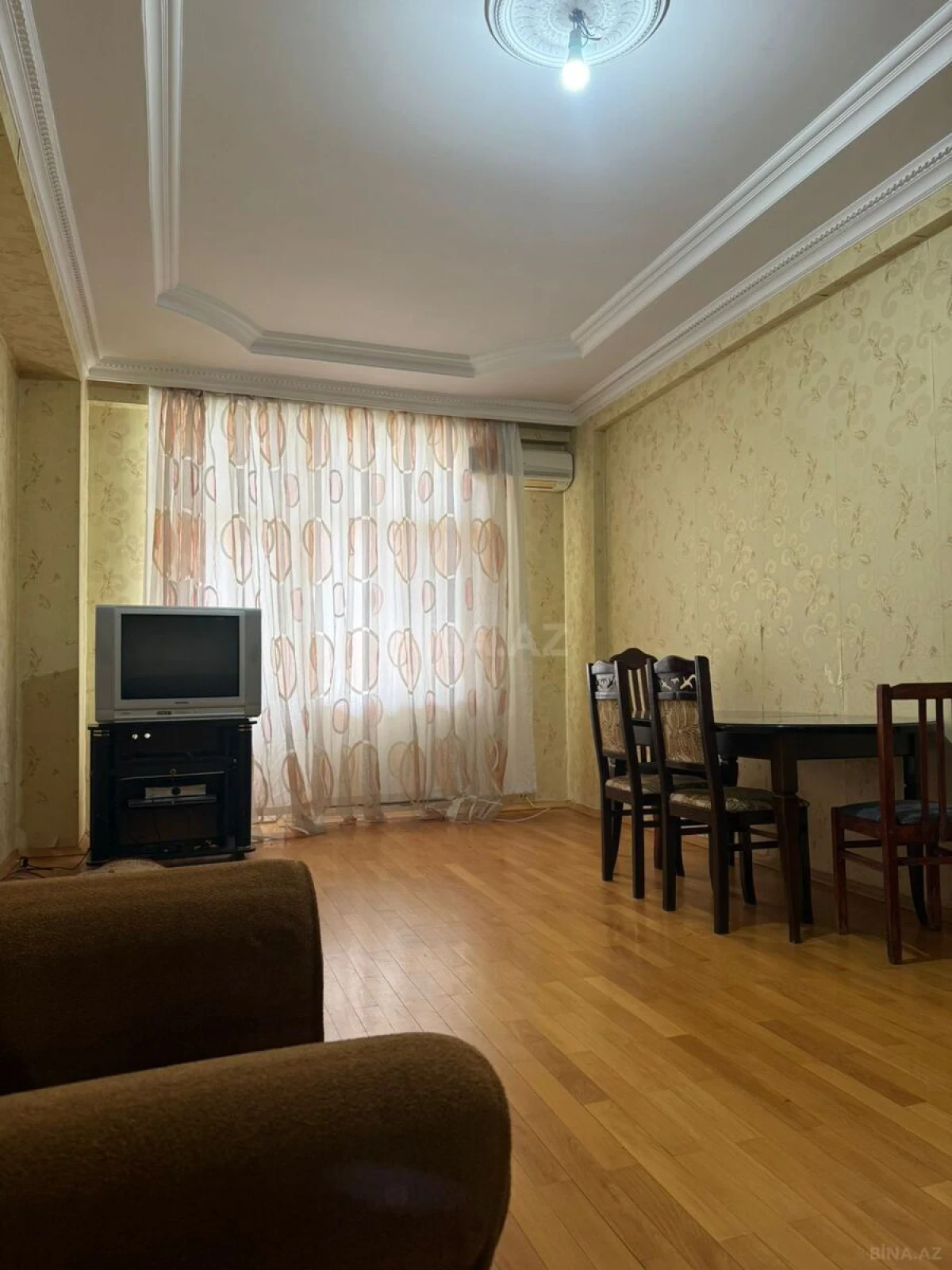 Kirayə verilir 3 otaqlı mənzil 140 m²