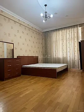 Kirayə verilir 3 otaqlı mənzil 140 m²