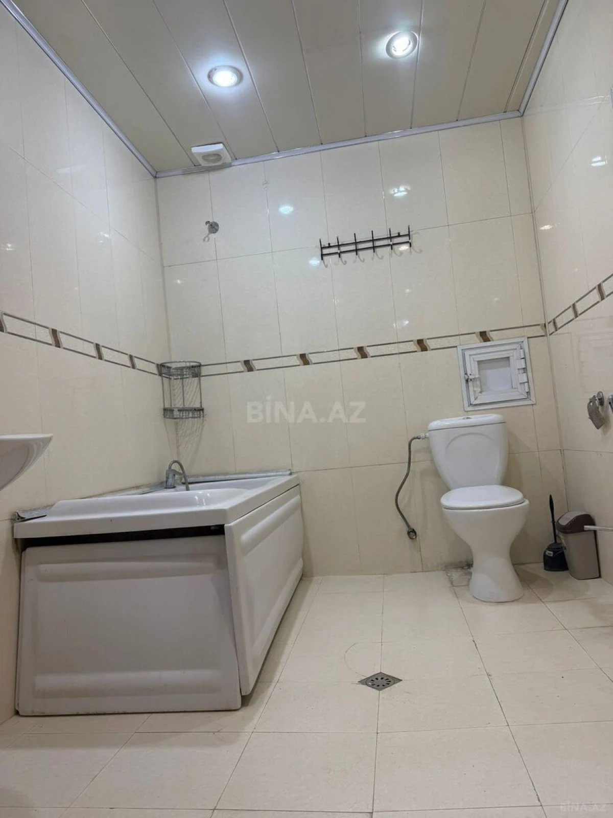 Kirayə verilir 3 otaqlı mənzil 140 m²