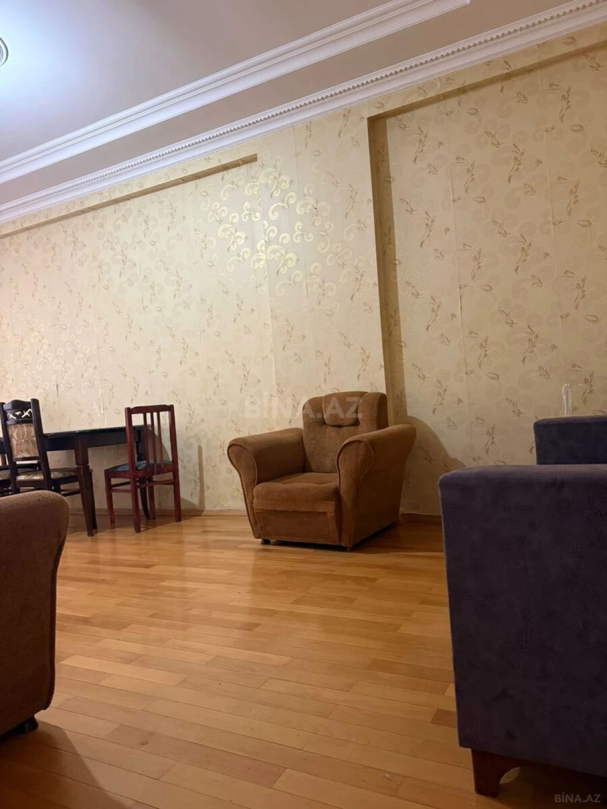 Kirayə verilir 3 otaqlı mənzil 140 m²