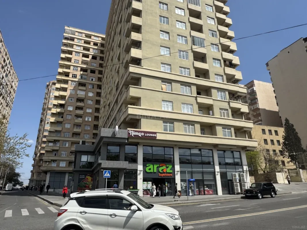 Satılır 3 otaqlı mənzil 134 m²