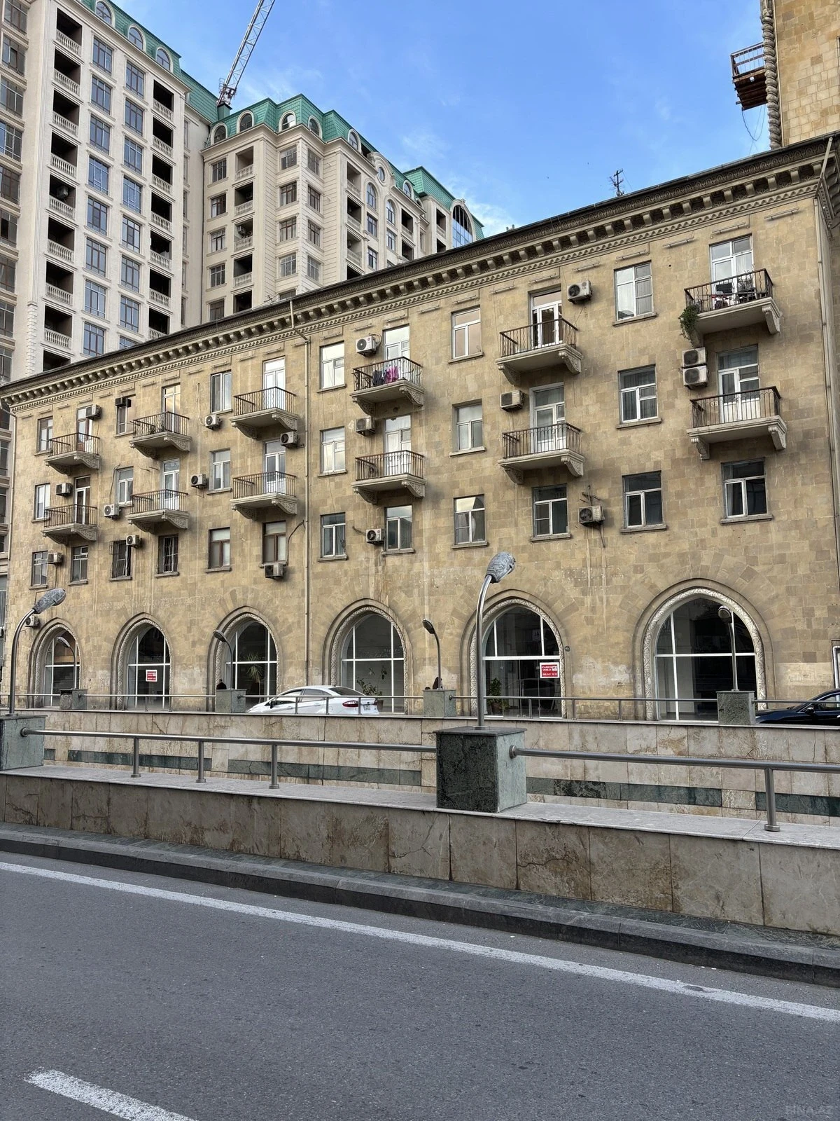 Kirayə verilir obyekt 351 m²