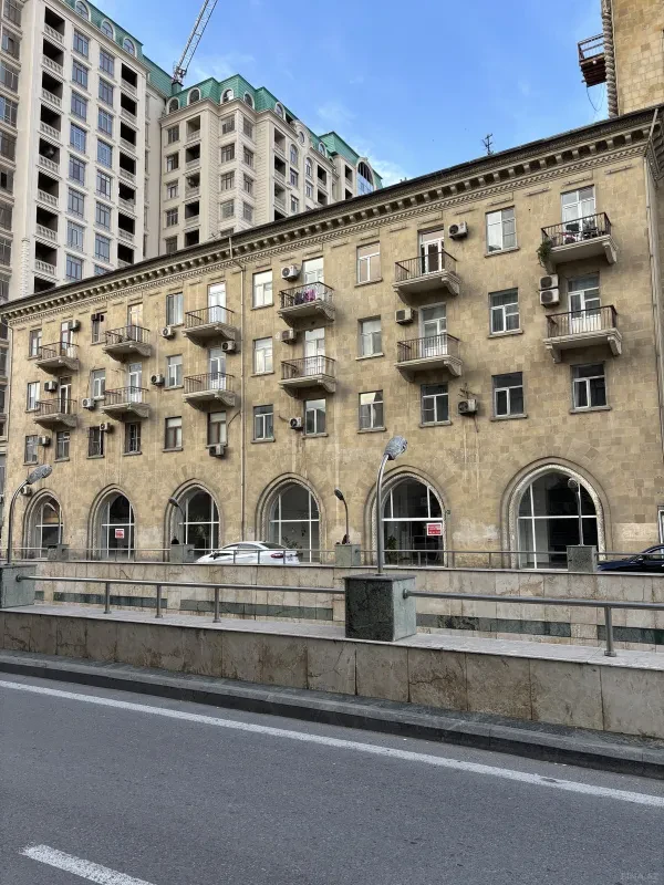 Kirayə verilir obyekt 351 m²
