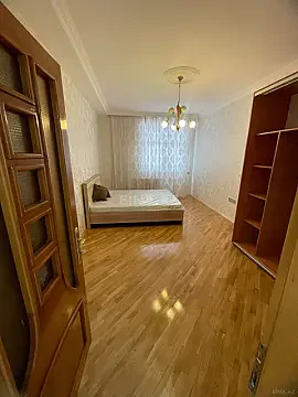 Kirayə verilir 3 otaqlı mənzil 130 m²