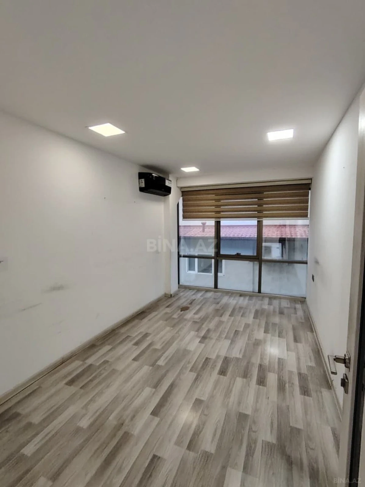 Kirayə verilir 7 otaqlı ofis 250 m²