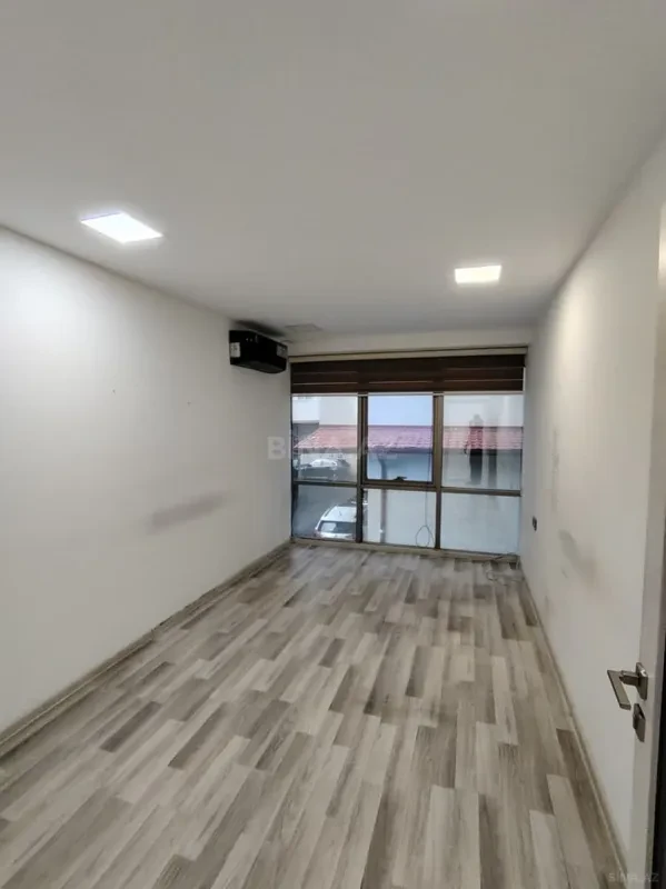 Kirayə verilir 7 otaqlı ofis 250 m²