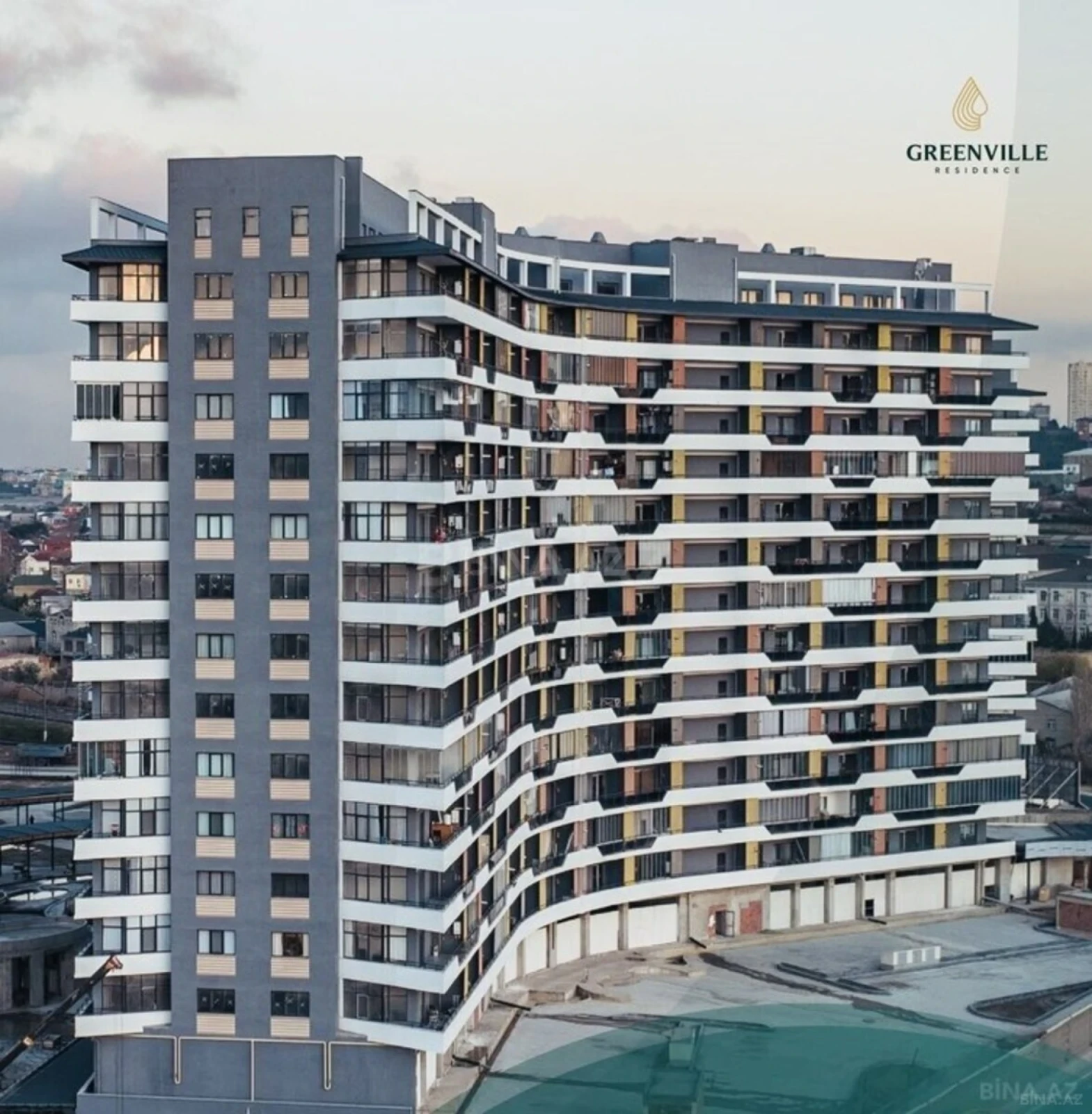 Satılır 3 otaqlı mənzil 146.7 m²
