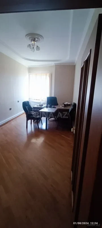 Kirayə verilir 8 otaqlı ofis 560 m²