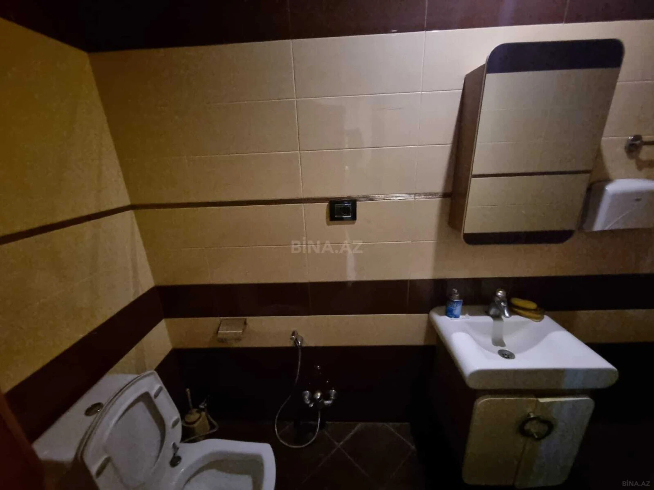 Kirayə verilir 8 otaqlı ofis 560 m²