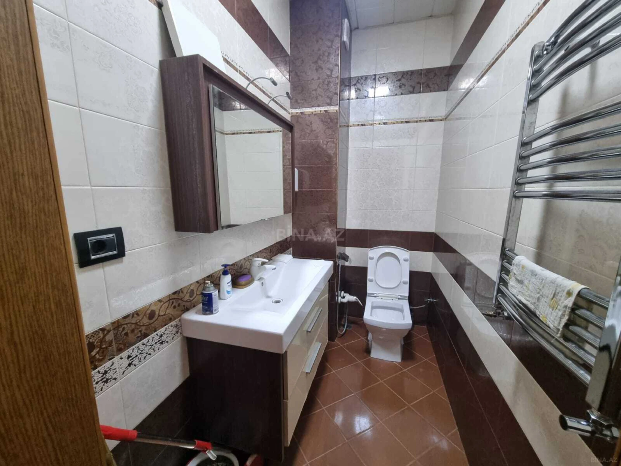 Kirayə verilir 8 otaqlı ofis 560 m²