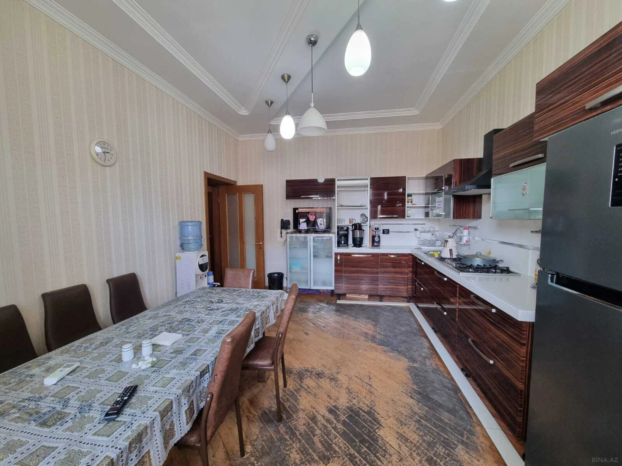 Kirayə verilir 8 otaqlı ofis 560 m²