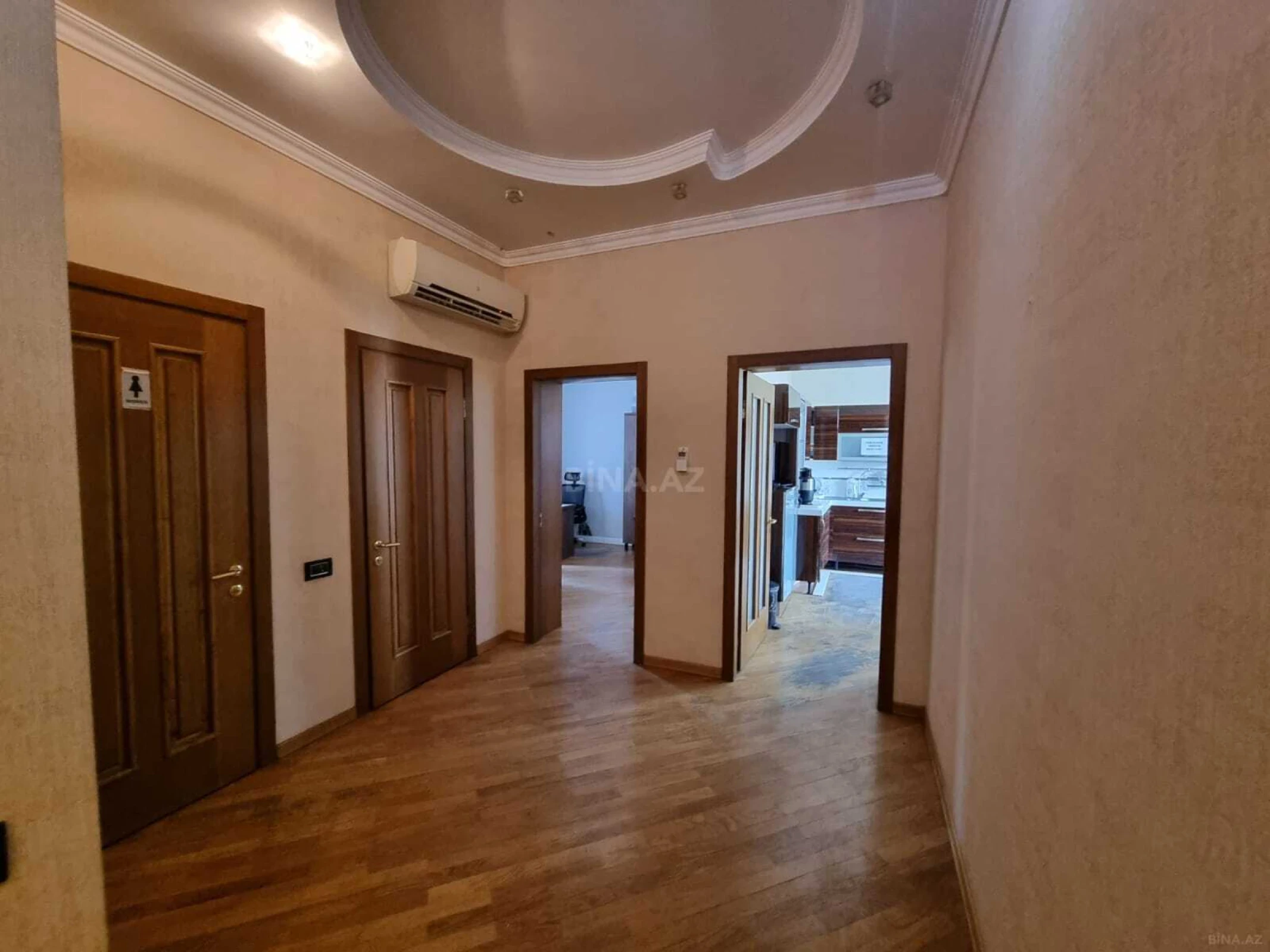 Kirayə verilir 8 otaqlı ofis 560 m²