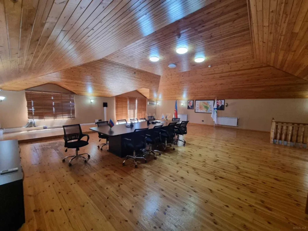 Kirayə verilir 8 otaqlı ofis 560 m²