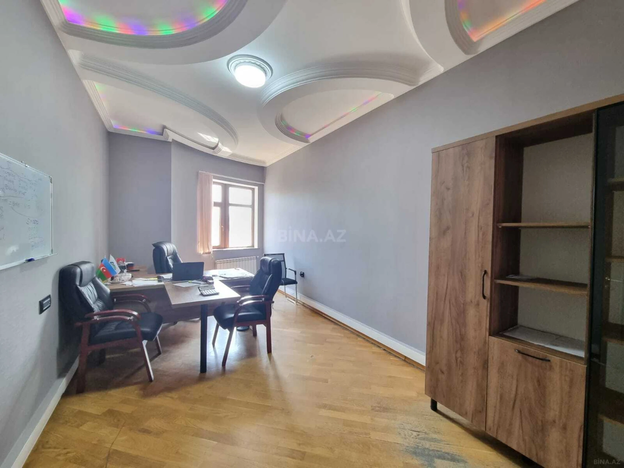 Kirayə verilir 8 otaqlı ofis 560 m²