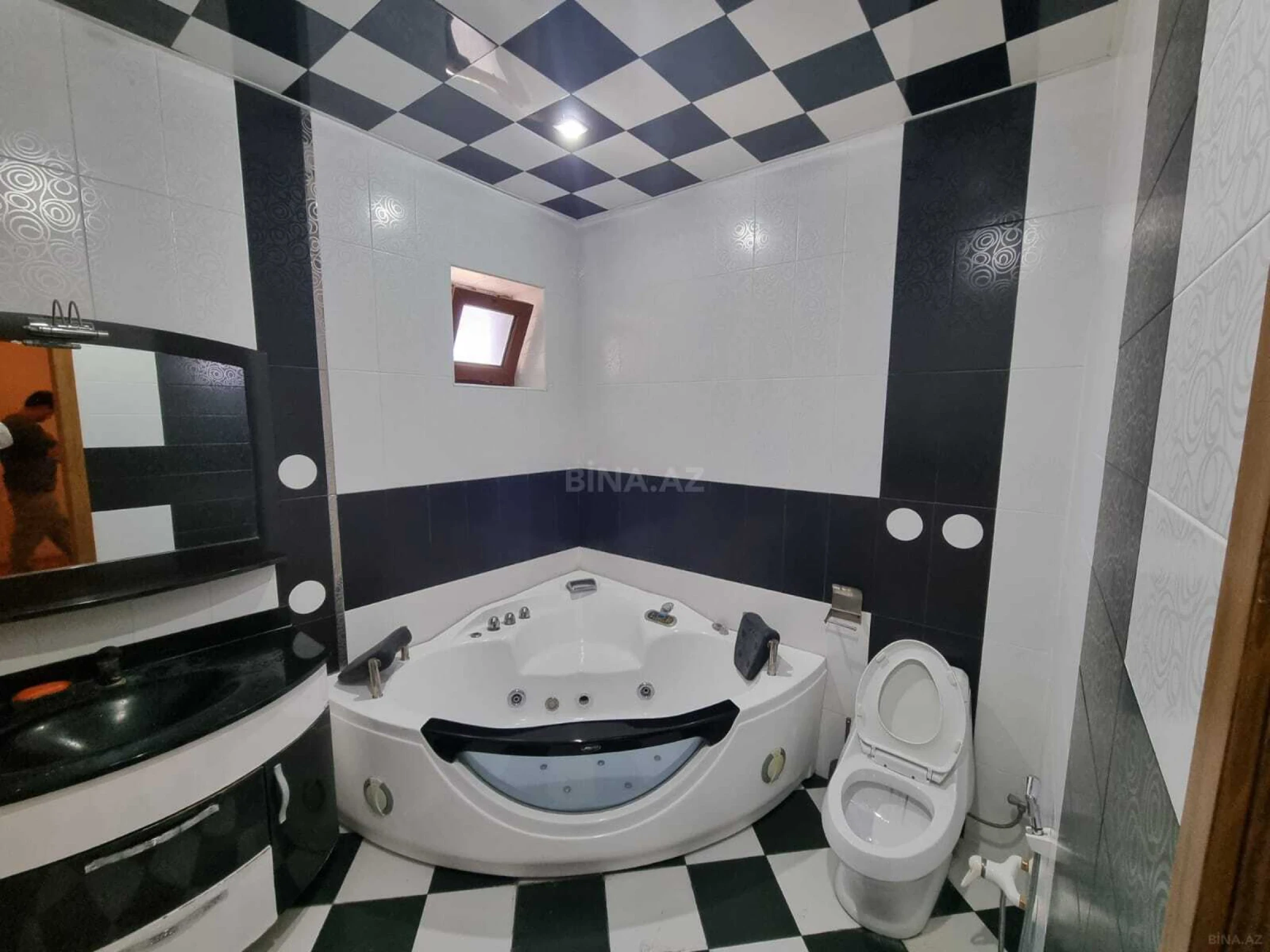 Kirayə verilir 8 otaqlı ofis 560 m²