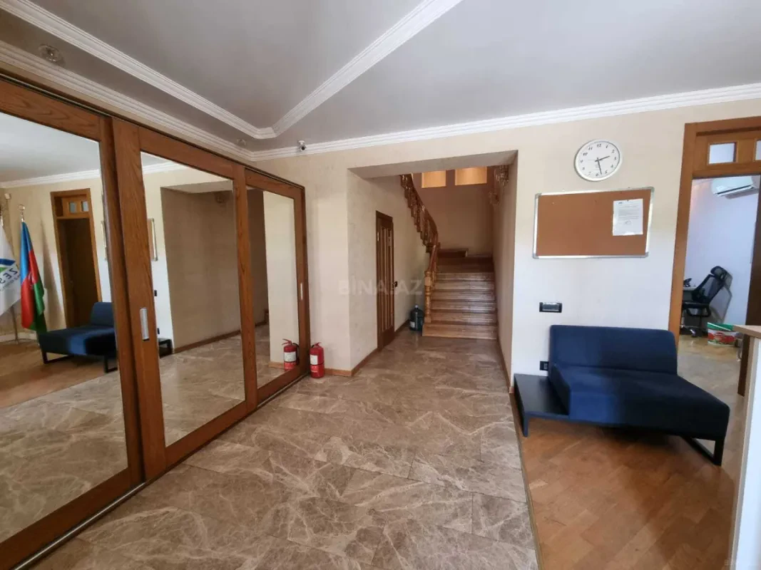 Kirayə verilir 8 otaqlı ofis 560 m²